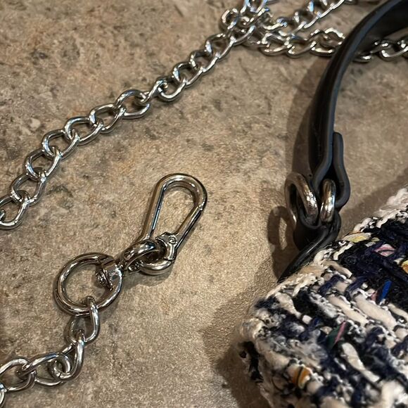 Madden NYC Black Plaid Boucle Boxy Top Handle Bag with Crossbody Strap - Picture 7 of 12